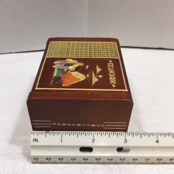 Wooden Box Paper Holder Dispenser Ecuador Country Scene Tabletop 3.75x2.75x2.5" - Picture 7 of 11